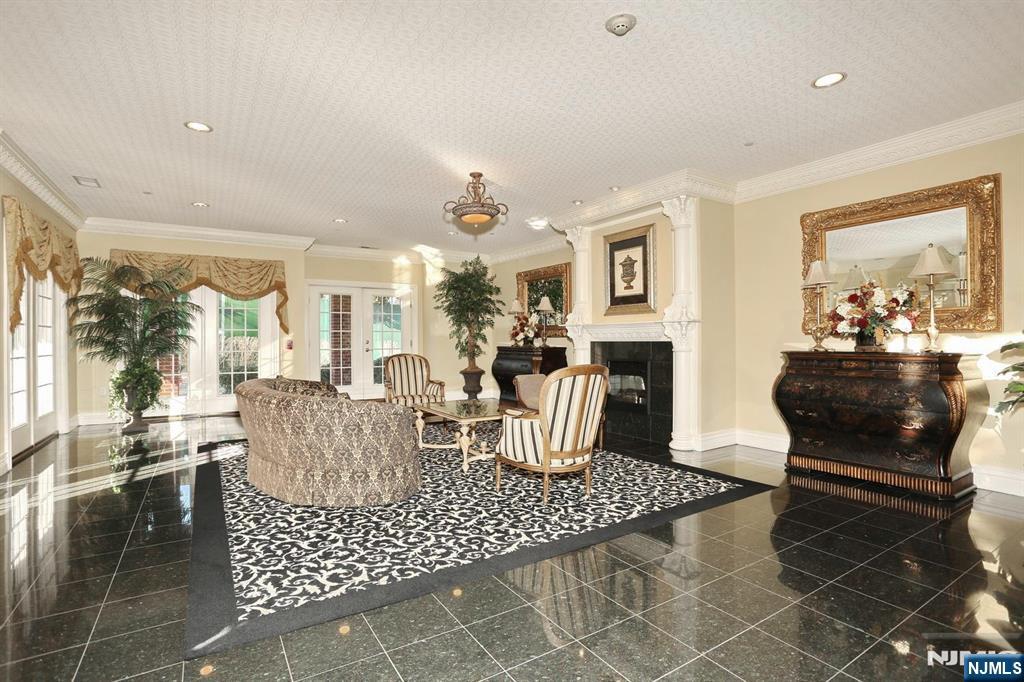 100 Ridgewood Road 105