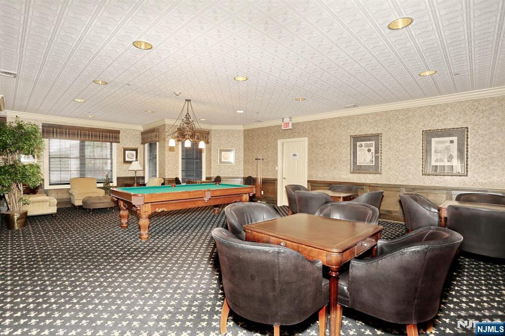 100 Ridgewood Road 105
