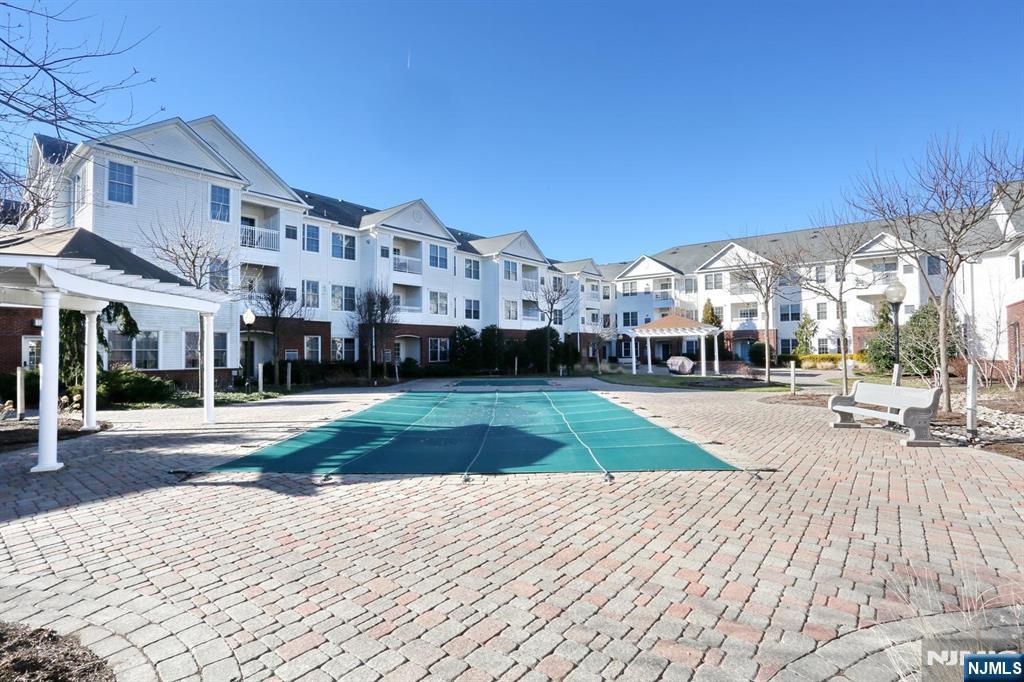 100 Ridgewood Road 105