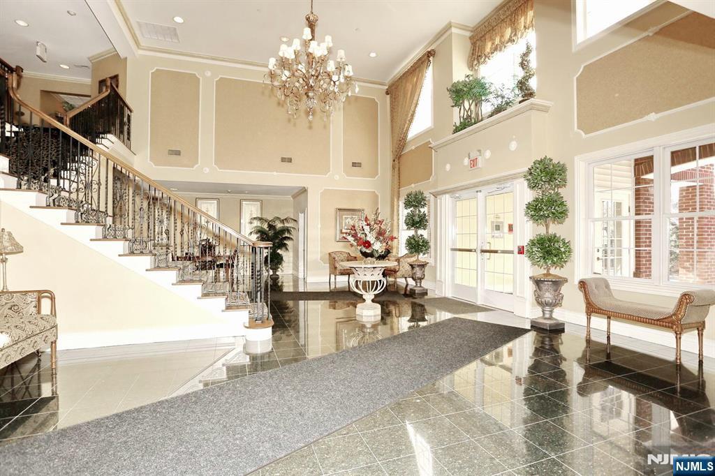 100 Ridgewood Road 105