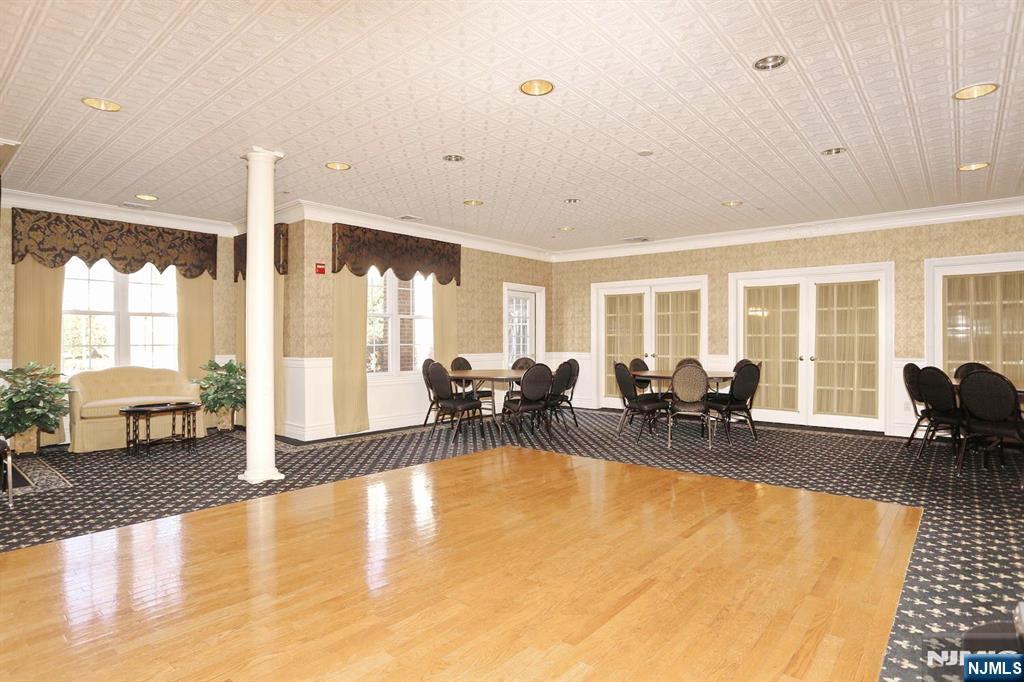 100 Ridgewood Road 105