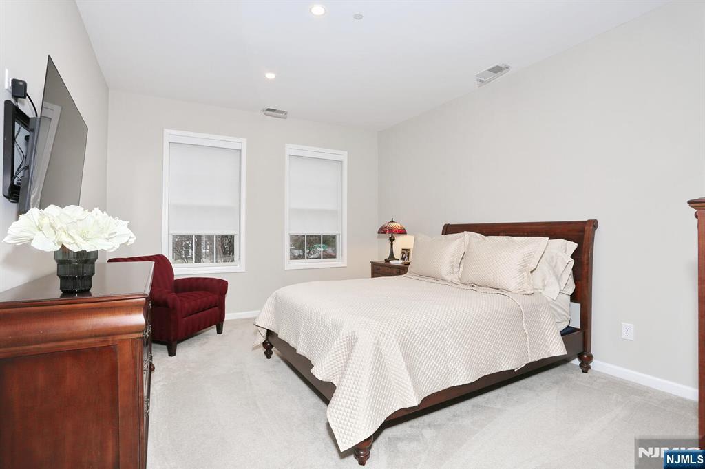 100 Ridgewood Road 105