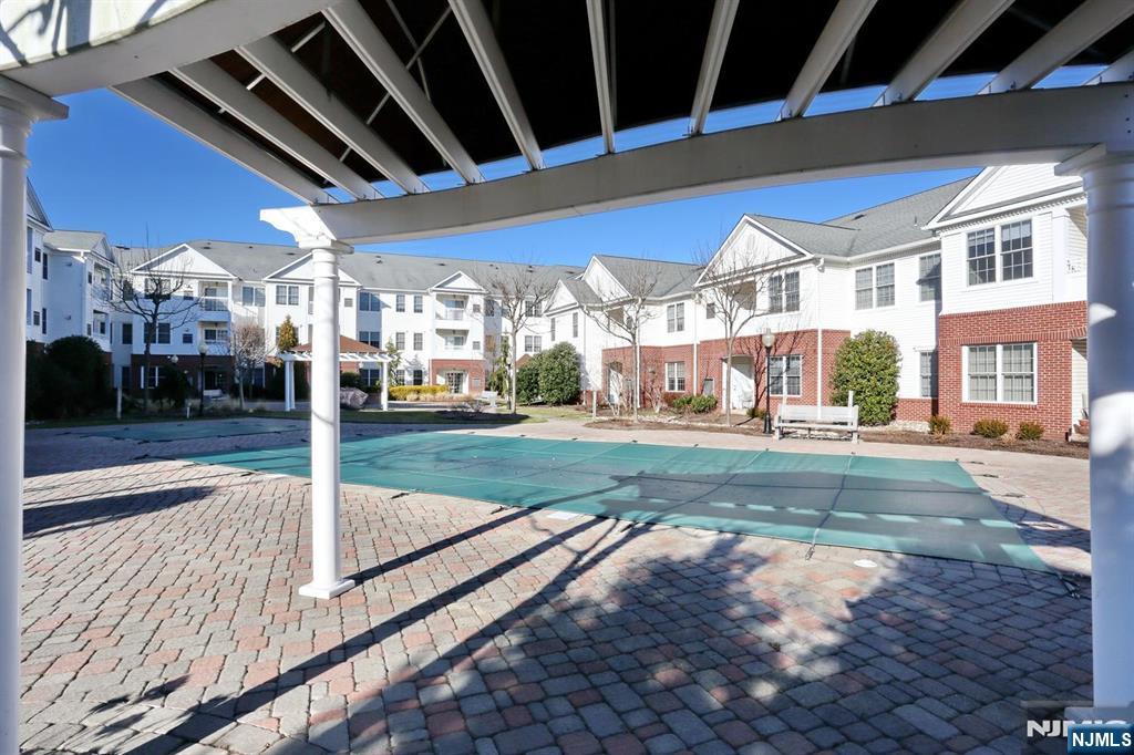 100 Ridgewood Road 105