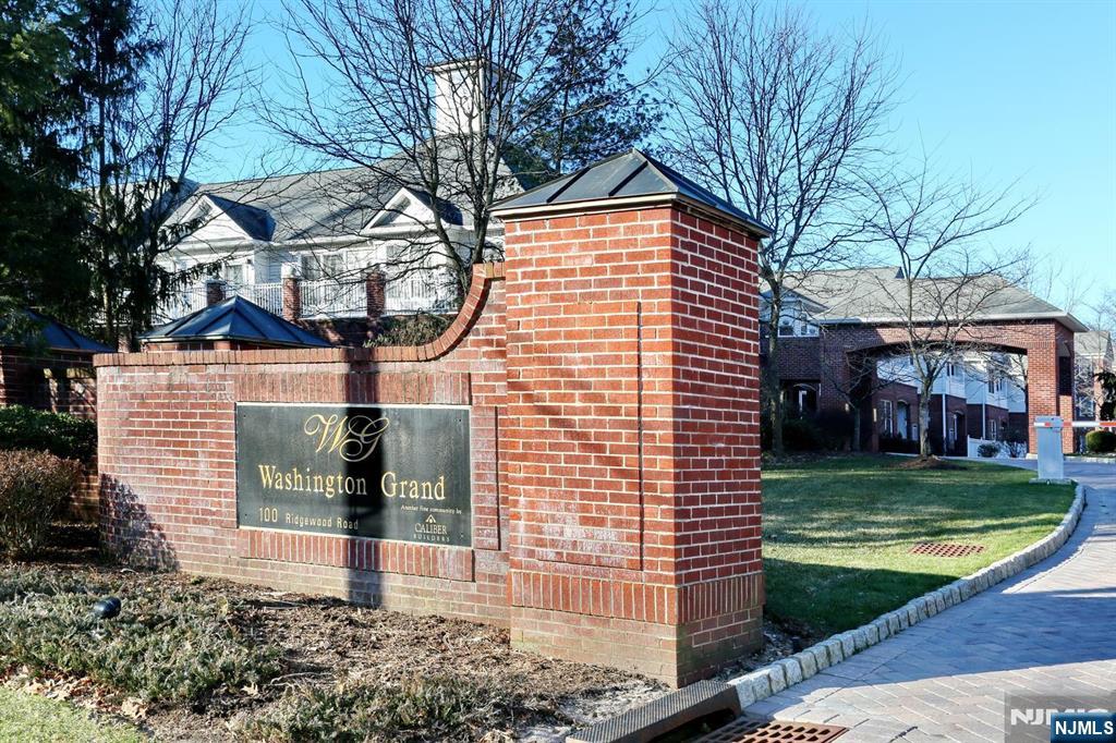 100 Ridgewood Road 105