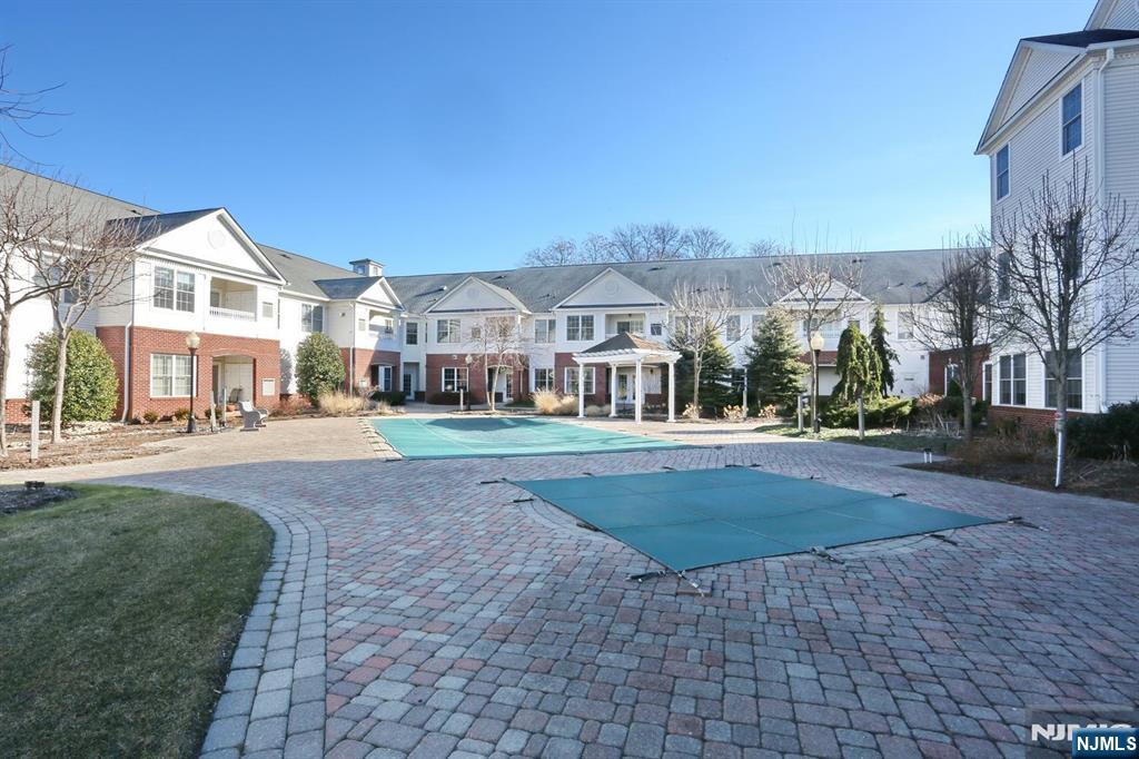 100 Ridgewood Road 105