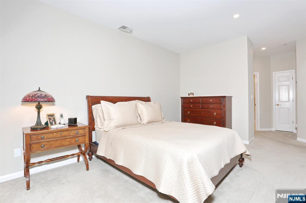 100 Ridgewood Road 105