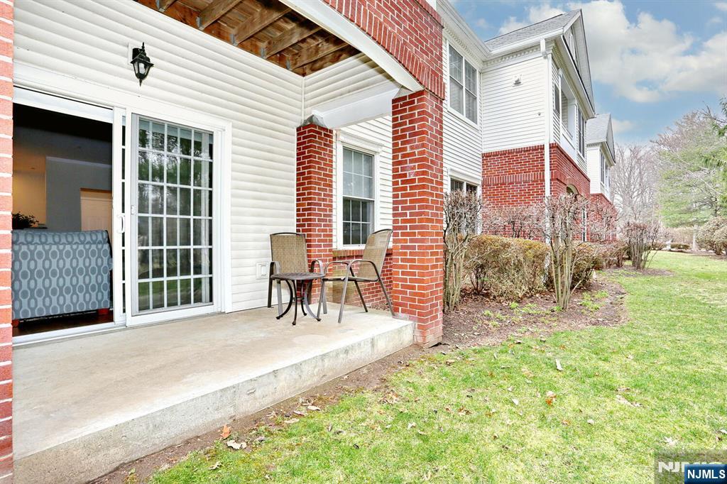 100 Ridgewood Road 105