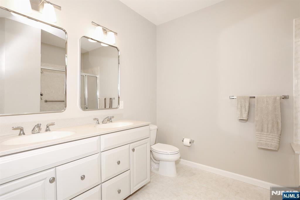 100 Ridgewood Road 105