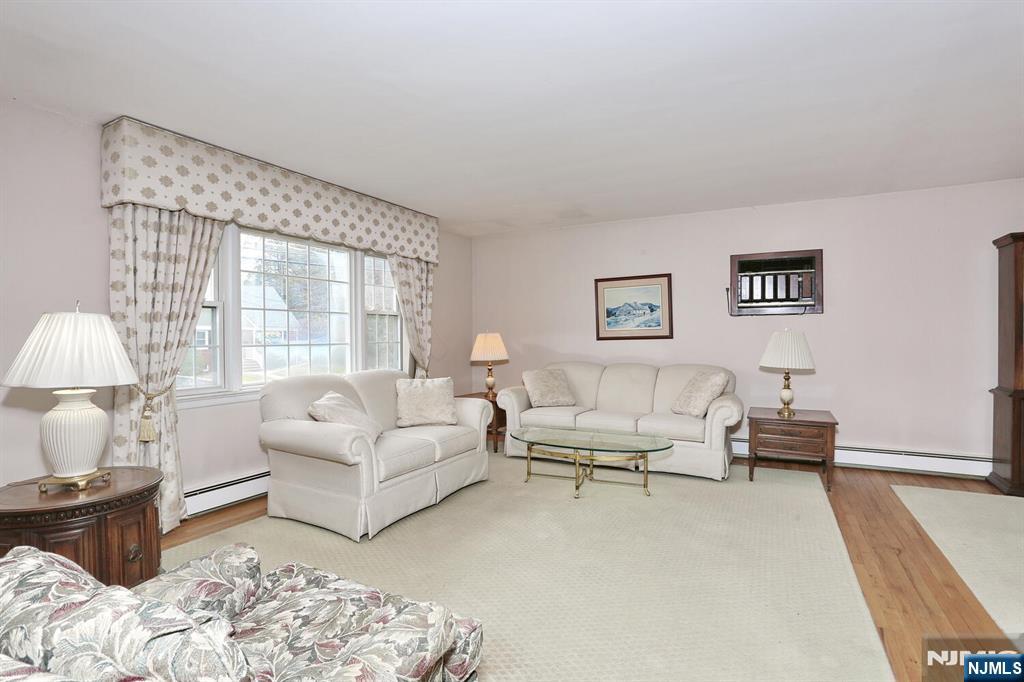 213 Lincoln Boulevard