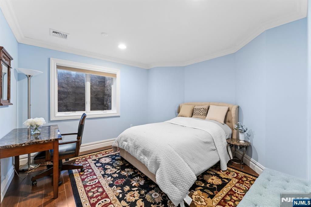 21 Glenwood Road