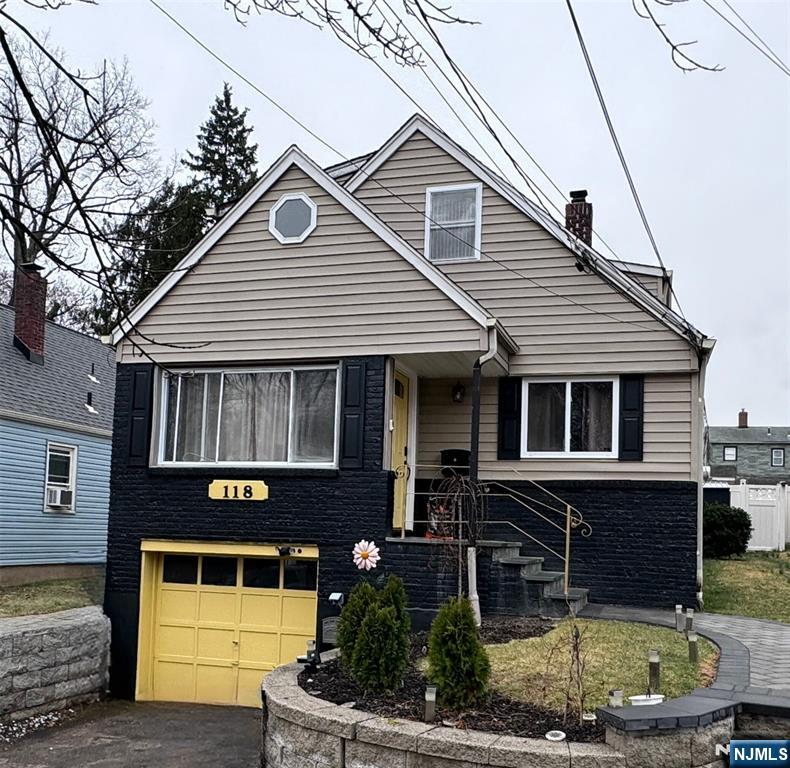 118 Grove Avenue 2