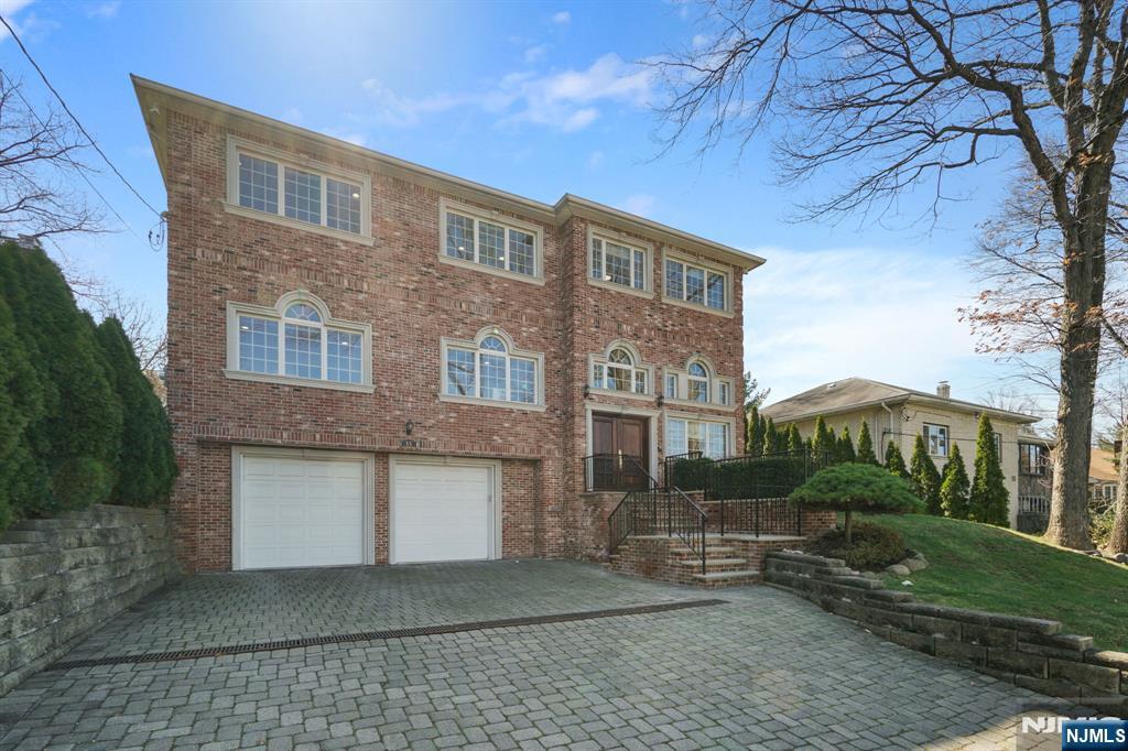 55 Anderson Avenue