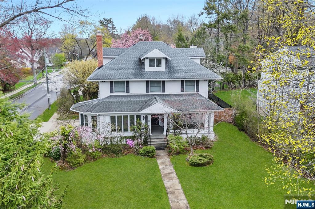 77 Highwood Avenue