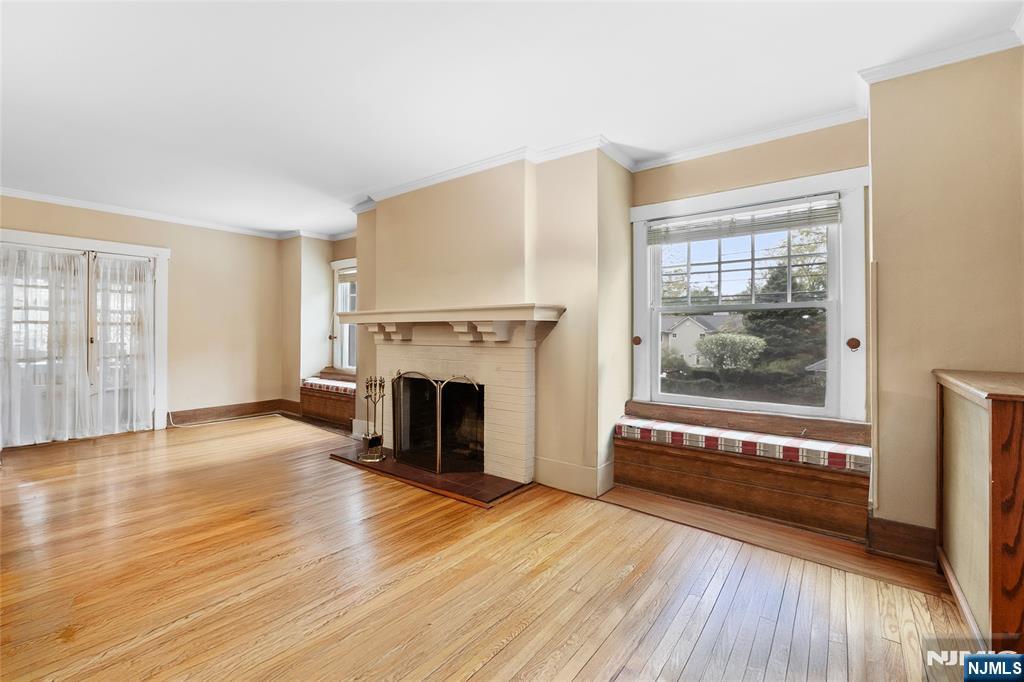 77 Highwood Avenue