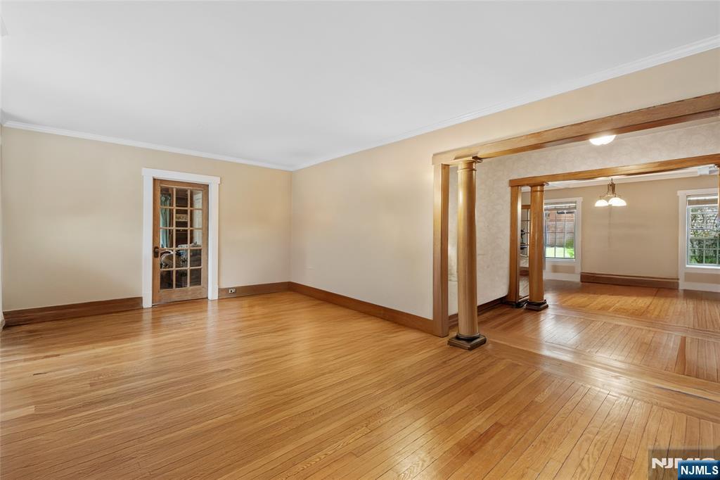 77 Highwood Avenue