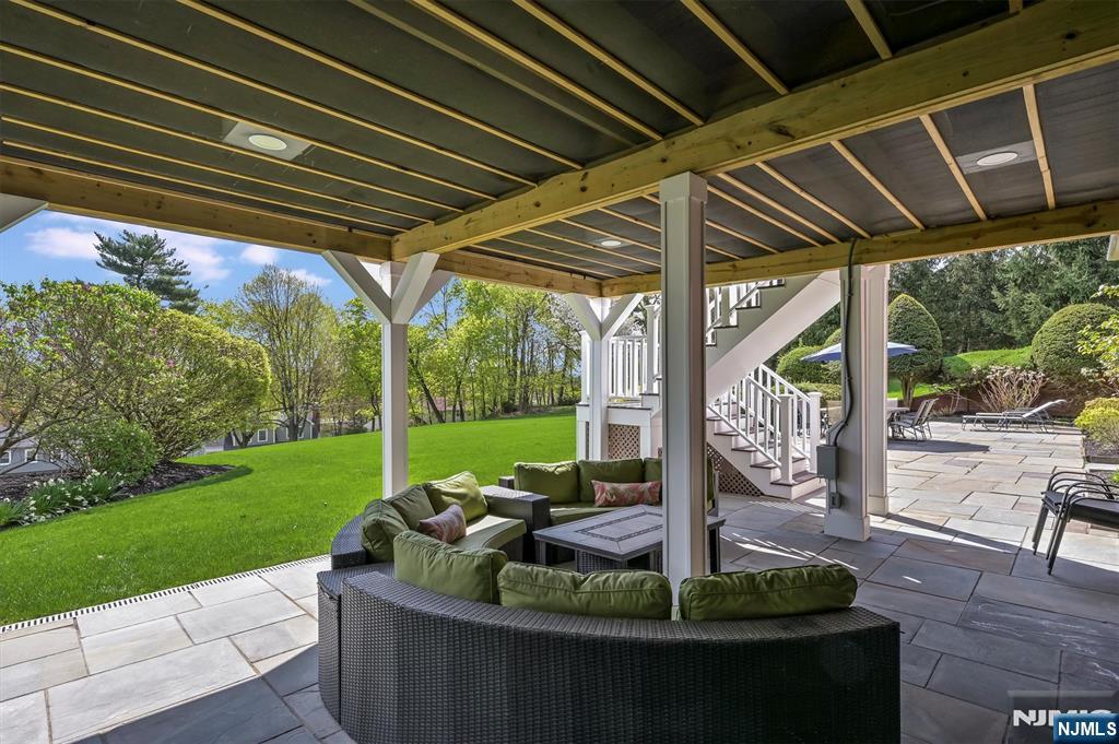 798 East Drive