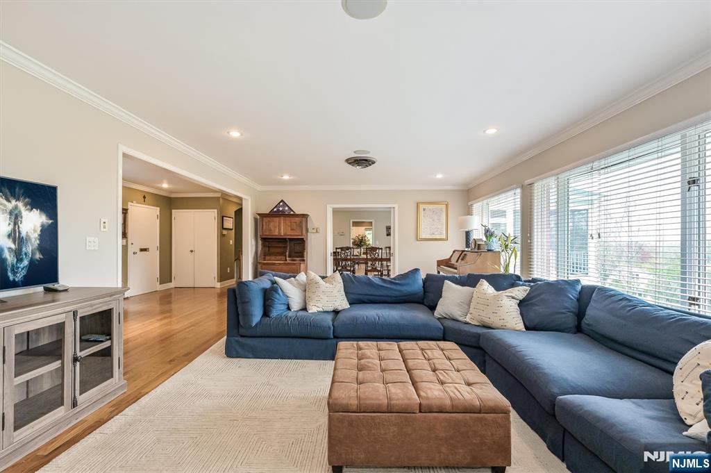 798 East Drive