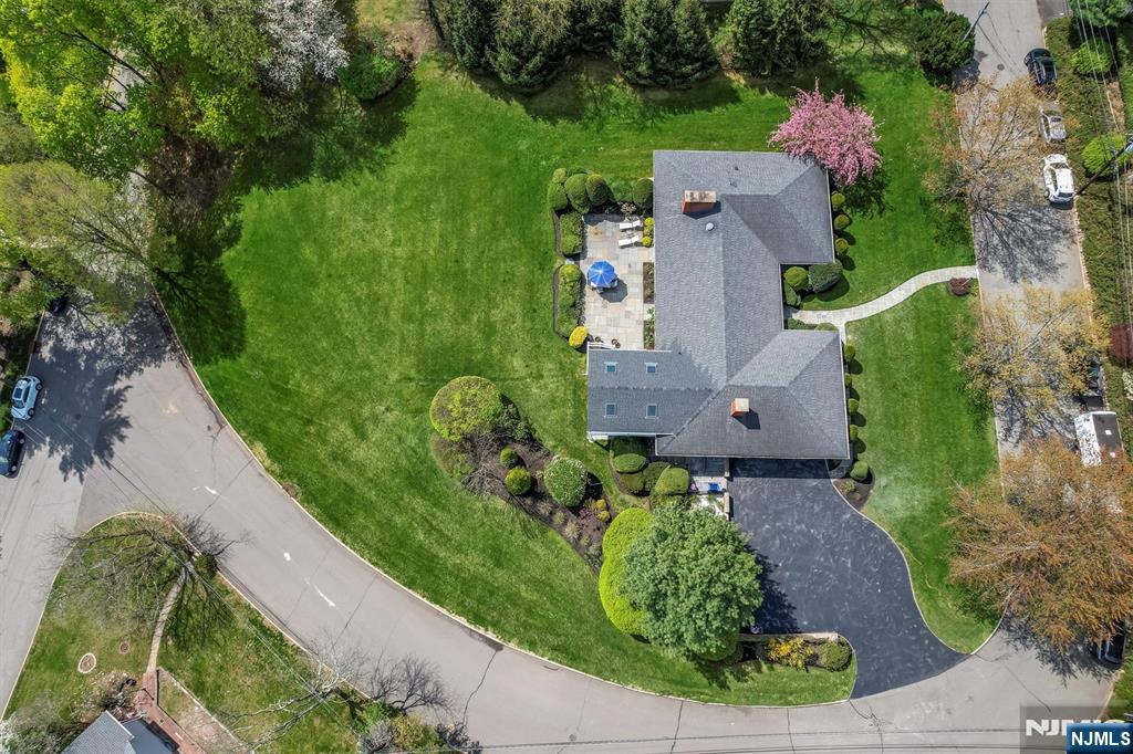 798 East Drive