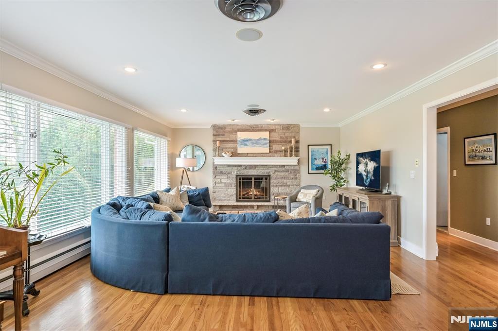 798 East Drive