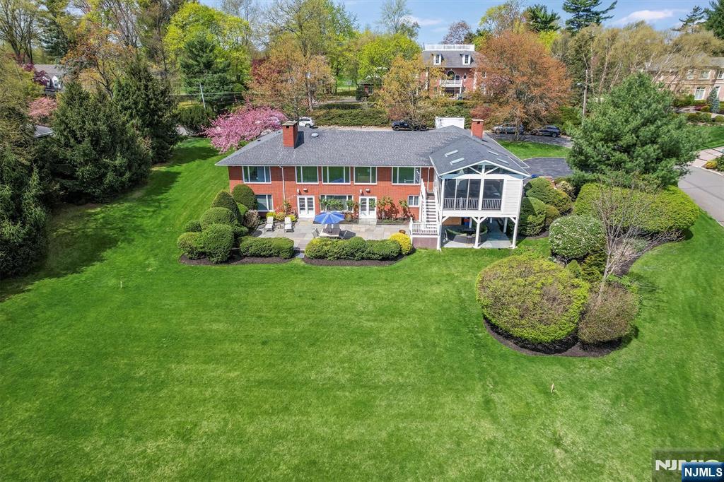 798 East Drive