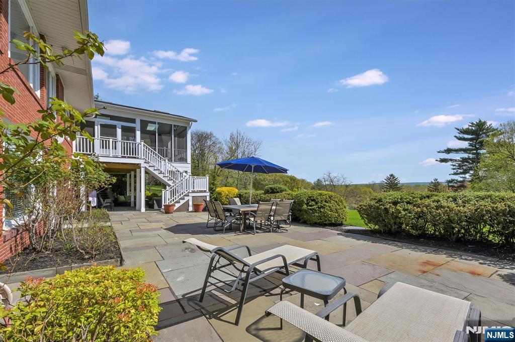 798 East Drive