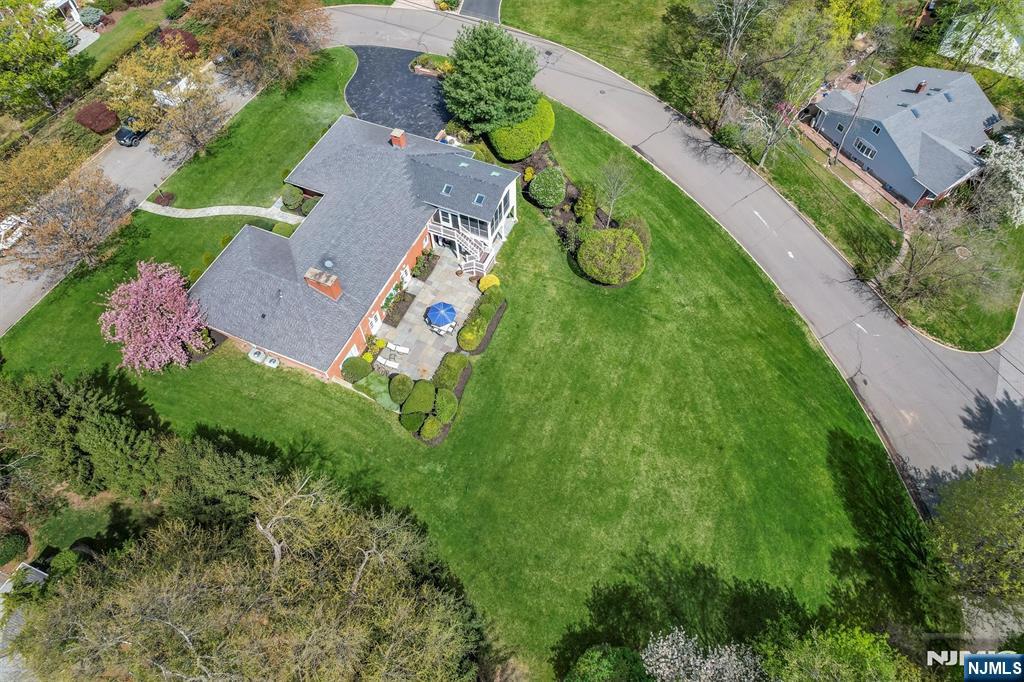812 Golf Place
