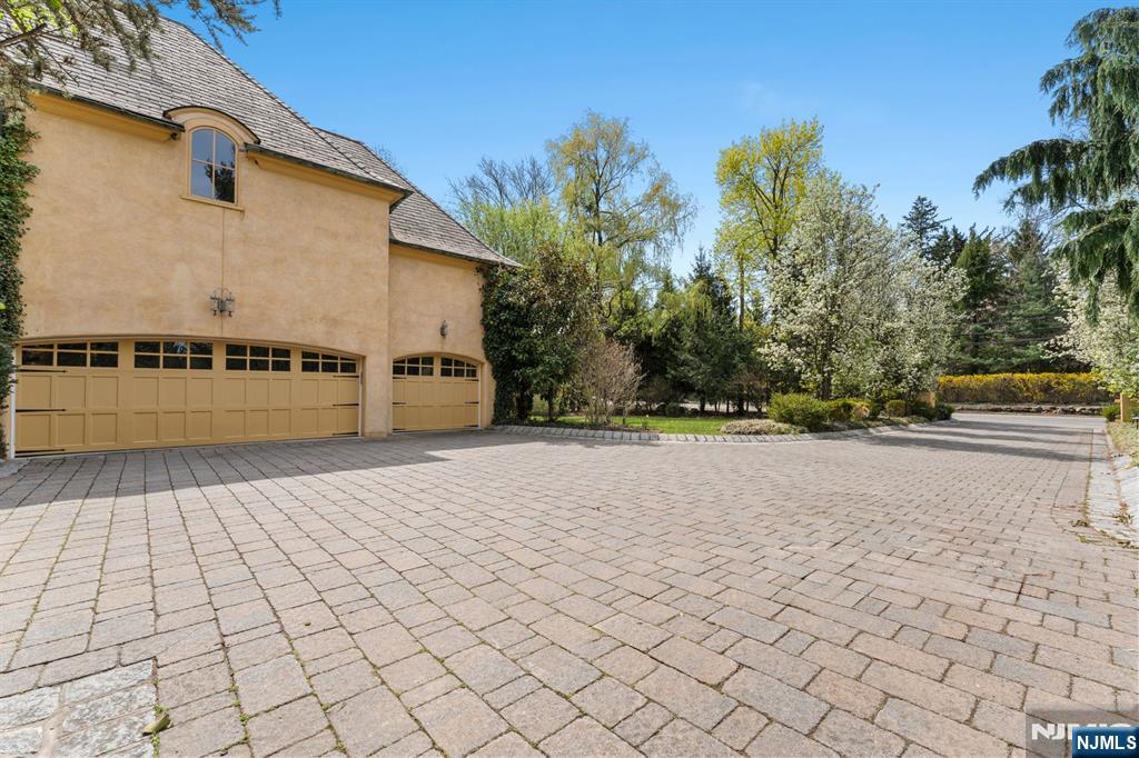 915 Closter Dock Road