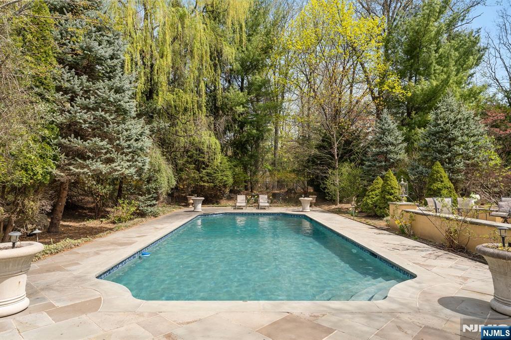 915 Closter Dock Road