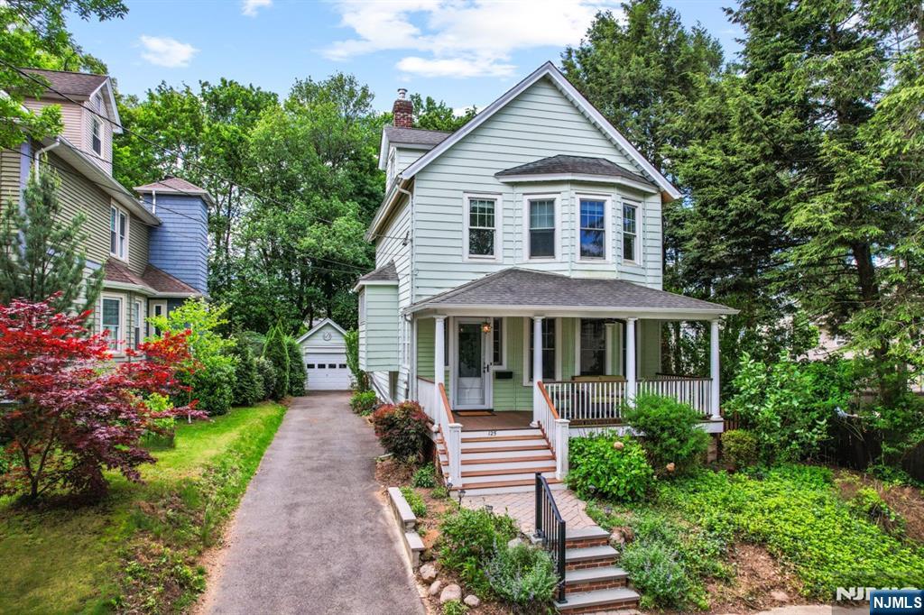 125 Large Avenue