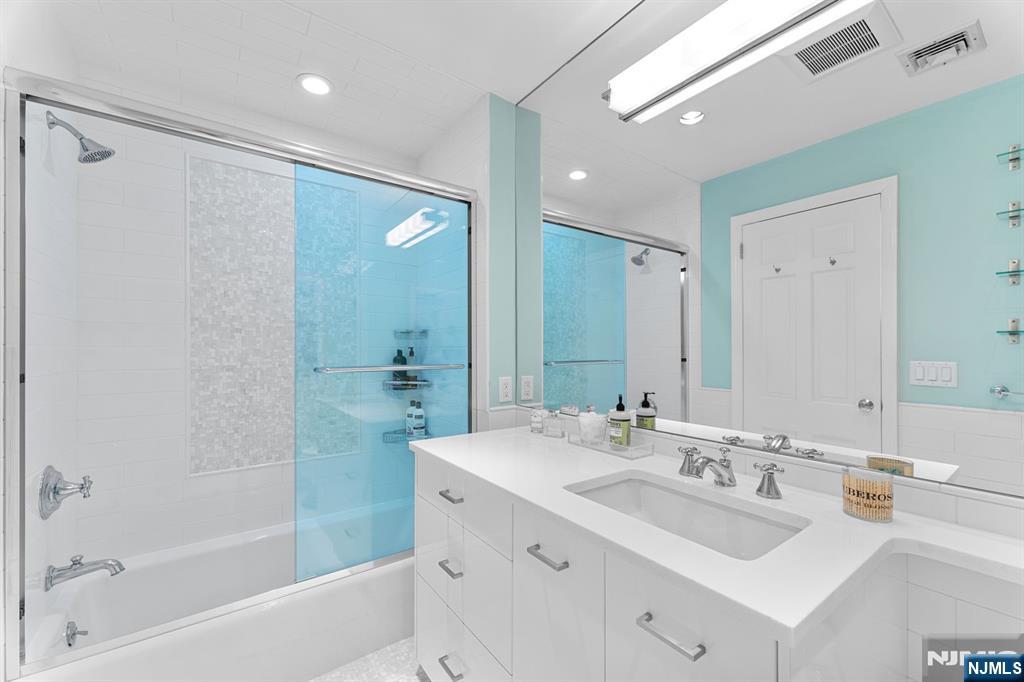 35 Mayflower Drive