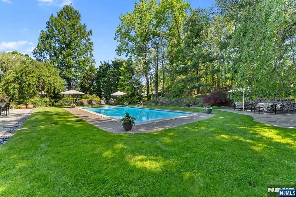 35 Mayflower Drive
