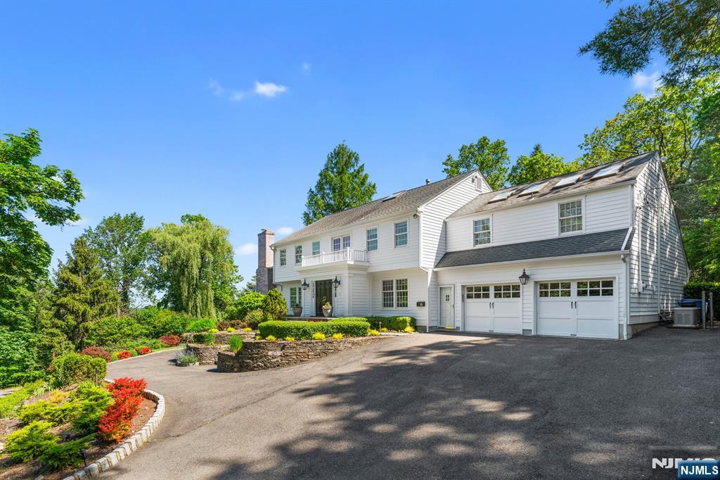 35 Mayflower Drive
