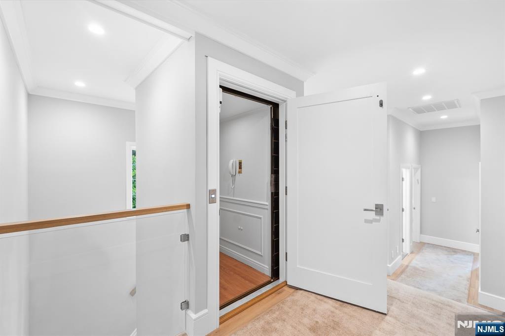 10 Kensington Court