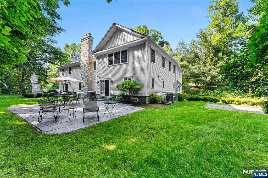 56 Knoll Road