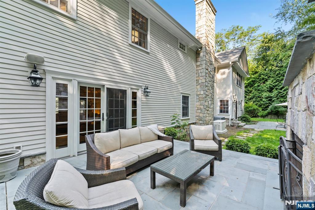 56 Knoll Road