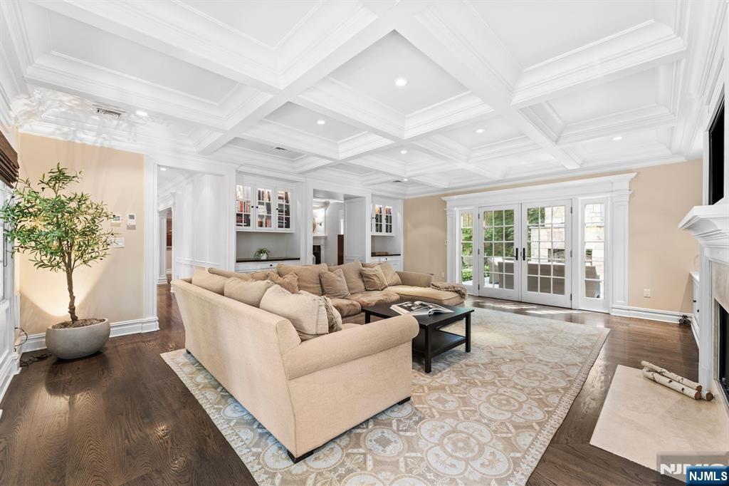 56 Knoll Road