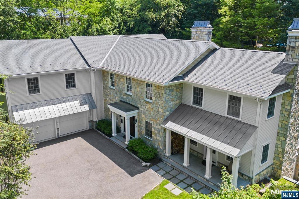 56 Knoll Road