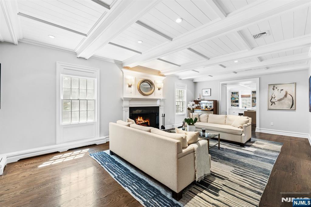 56 Knoll Road