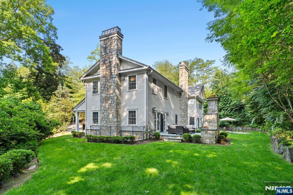 56 Knoll Road