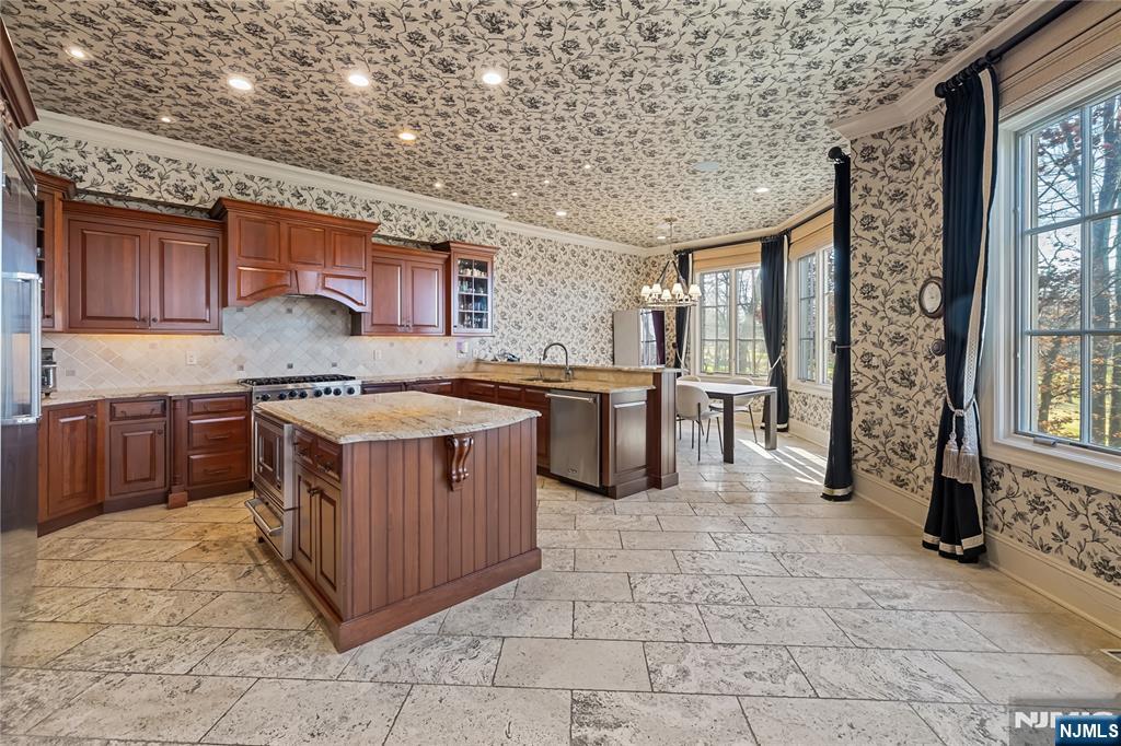 613 Bellaire Drive