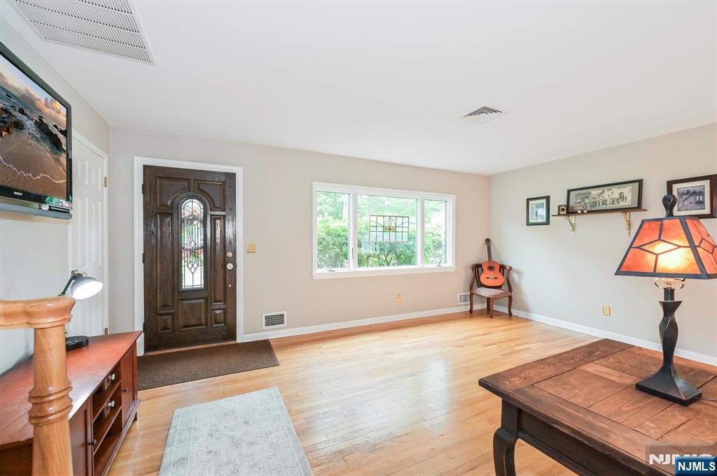 16 Murray Road