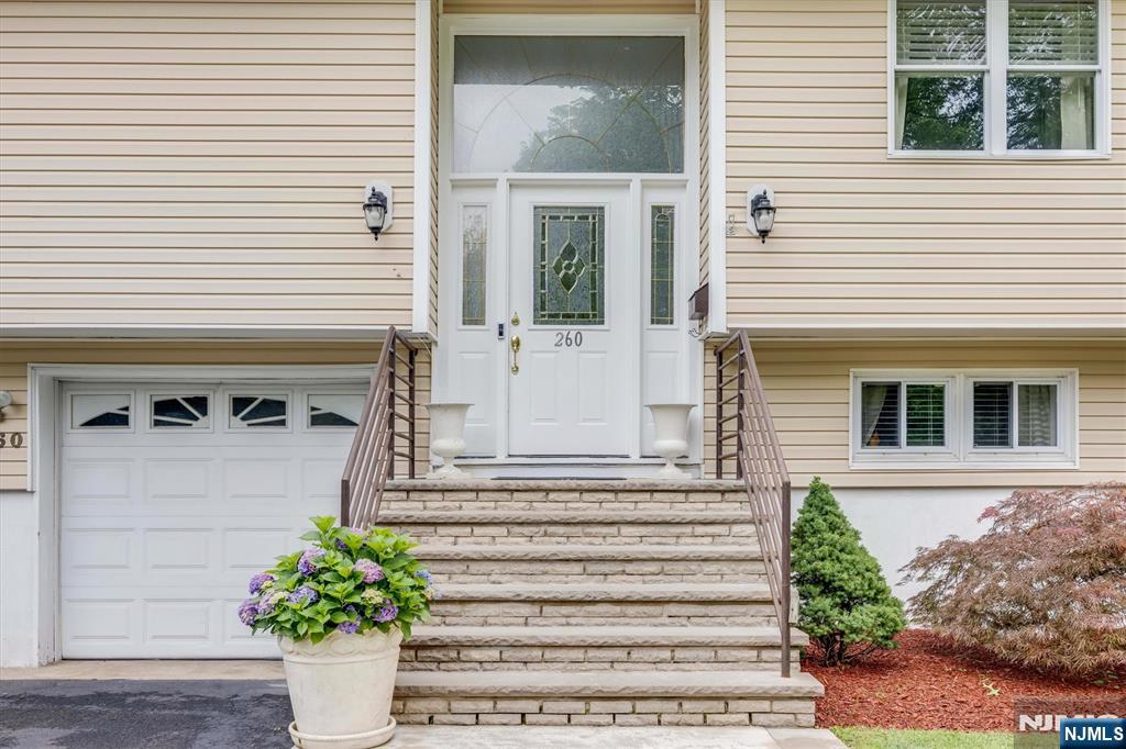260 Elm Street