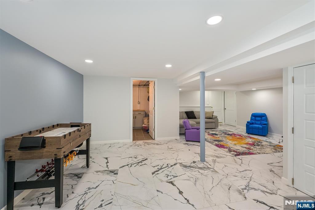 626 Lake Avenue