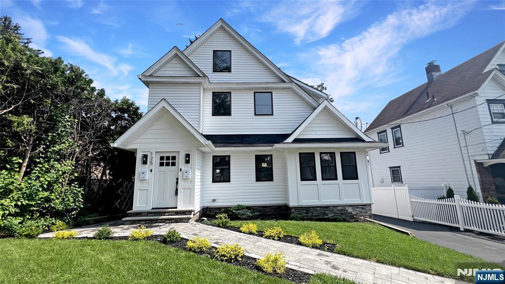 125 Franklin Avenue 2