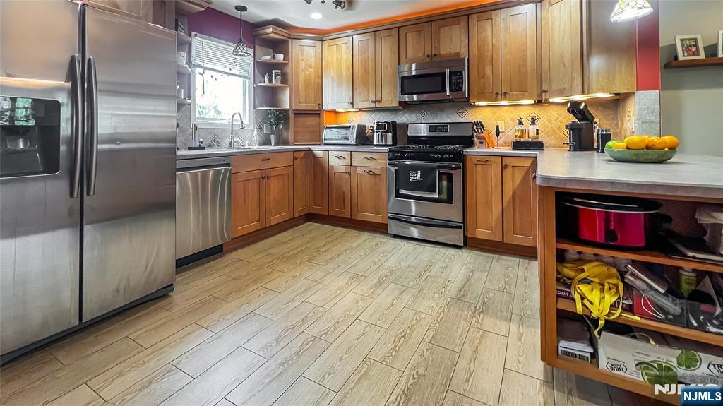 106 6th Avenue 2