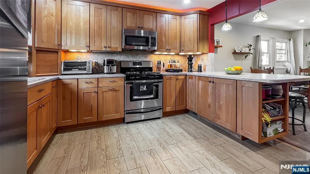 106 6th Avenue 2