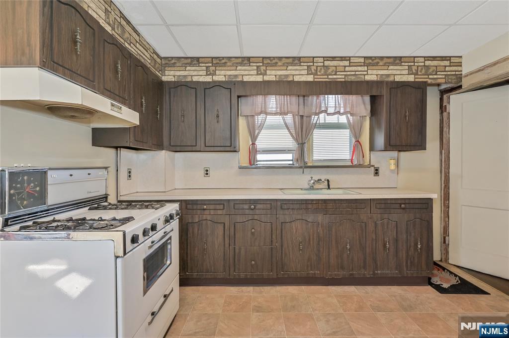 54 Rochelle Parkway