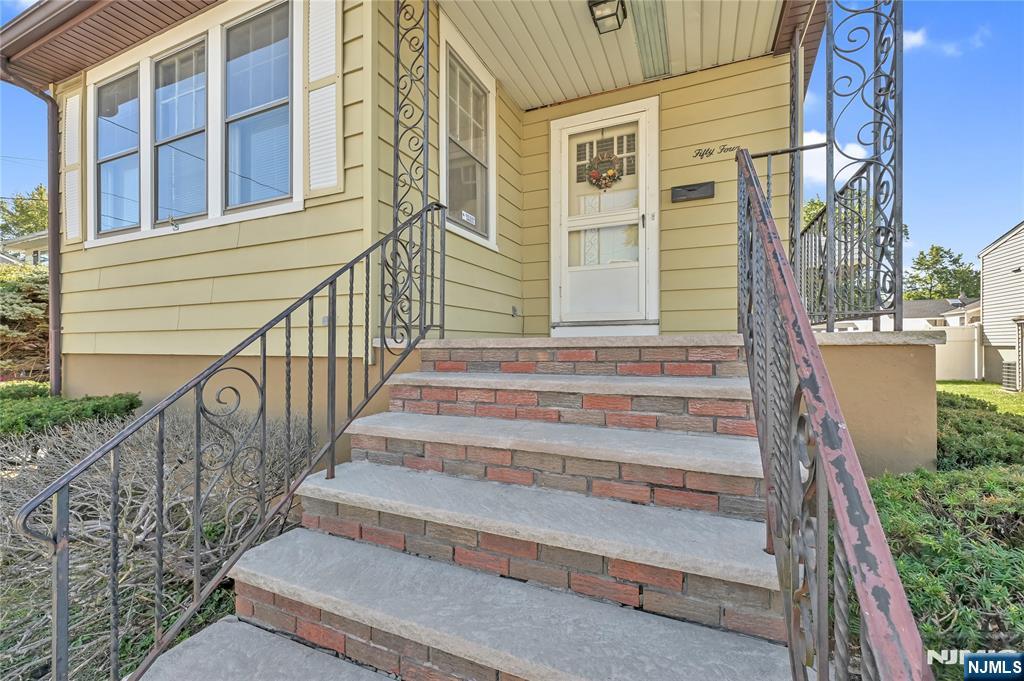 54 Rochelle Parkway