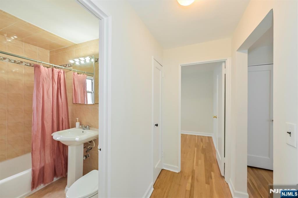 461 Heath Place 23