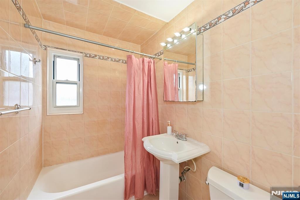 461 Heath Place 23